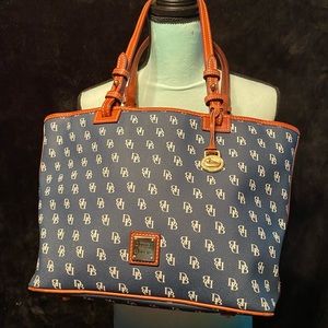 Dooney&Burke Leather Signature Tote